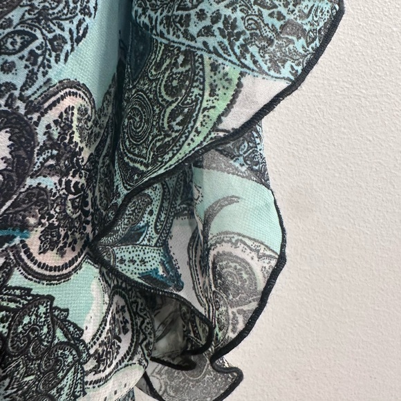 Mercer & Madison Black and Green Paisley Blouse - Picture 4 of 4